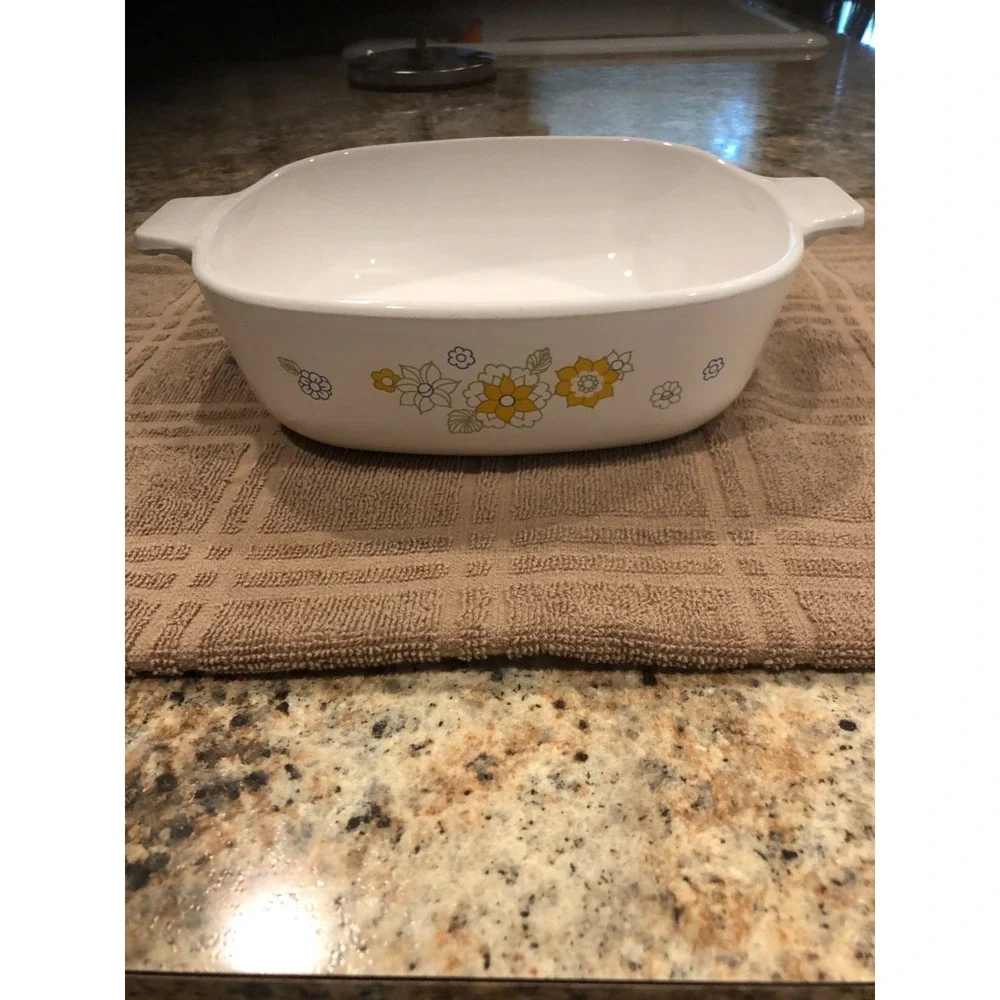 CORNING WARE YELLOW FLORAL BOUQUET PATTERN P-1-B CASSEROLE DISH 1 QUART VTG